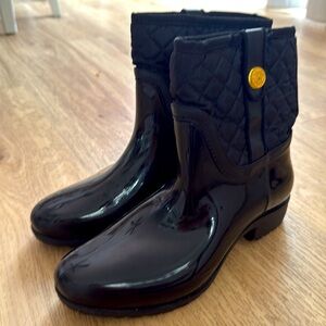 Tommy Hilfiger ankle rain boots size9